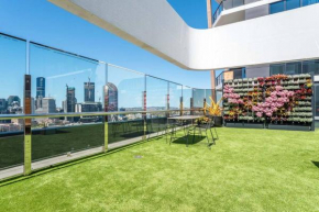 Modern 2 Bedroom Apartment with Parking South Brisbane